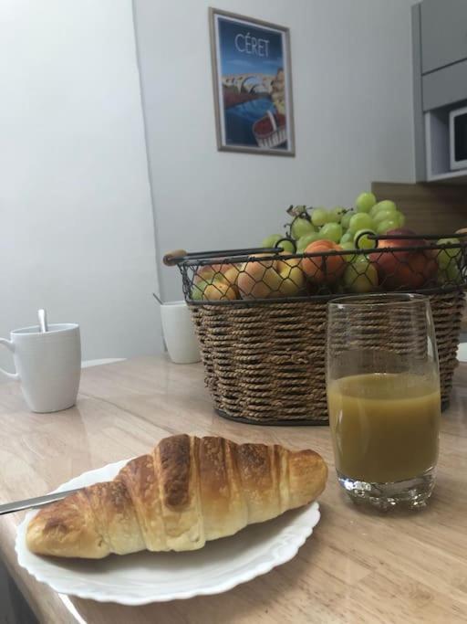 Au Coeur De Ville Avec Terrasse Céret المظهر الخارجي الصورة